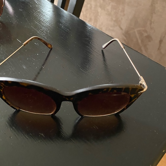 Lunettes de soleil - Picture 2 of 2